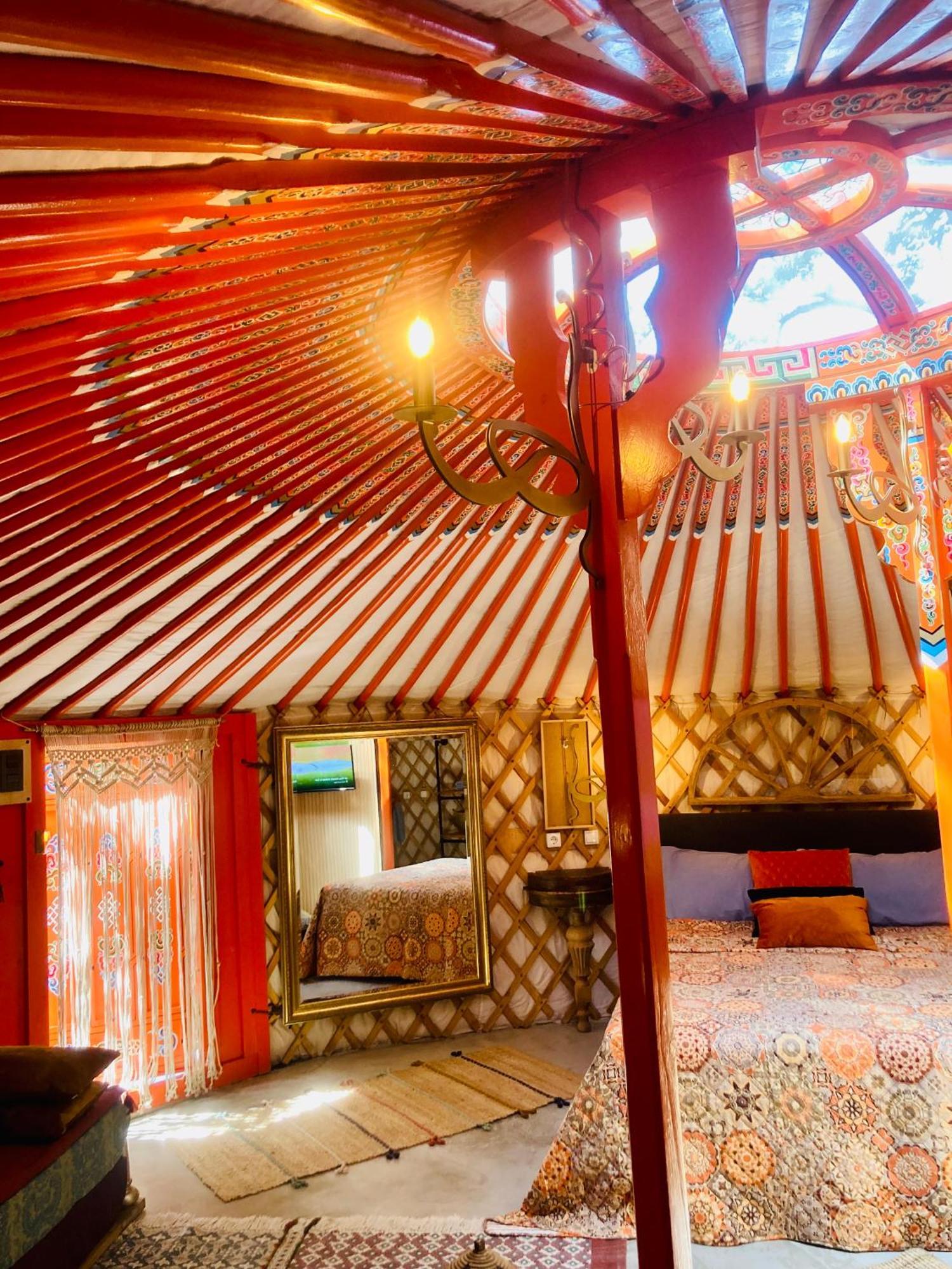 Yurta Arco Iris Hotell Riba-roja de Túria Eksteriør bilde